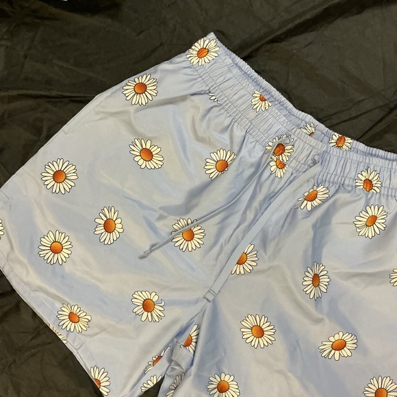 Nike Light Blue Floral Shorts - Picture 3 of 9